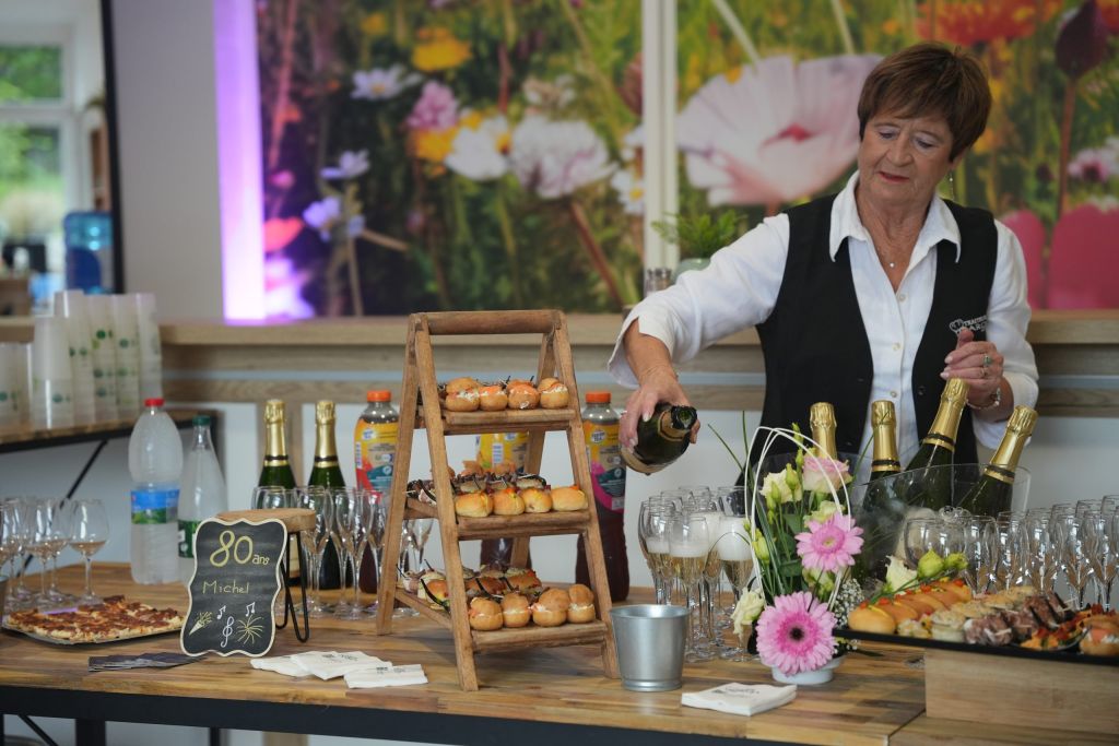 service catering salle anniversaire landerneau.jpg